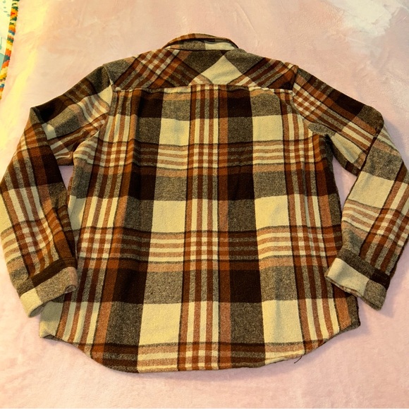 Distortion brown and tan plaid flannel shirt size M pockets - Picture 2 of 8